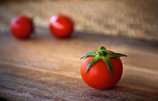 Bóg Ojciec stworzył dwie płci – mężczyznę i kobietę.